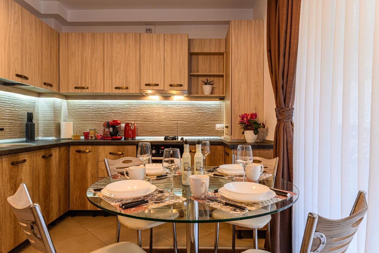 Jad - Luxury Apartments Afi Mall Braşov Buitenkant foto